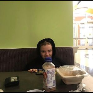 Meet your Posher, Caroline